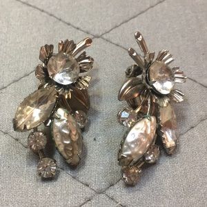 Gorgeous Clip-on Vintage Earrings